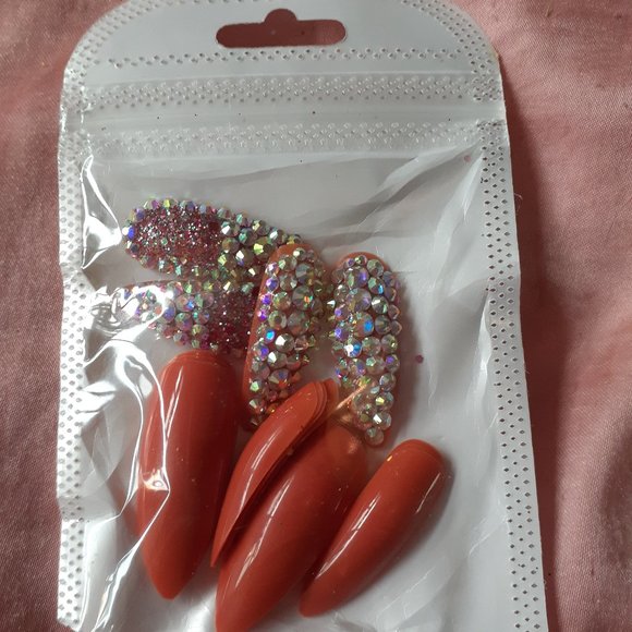 SALE!!! Brand New False Nails - Picture 1 of 1